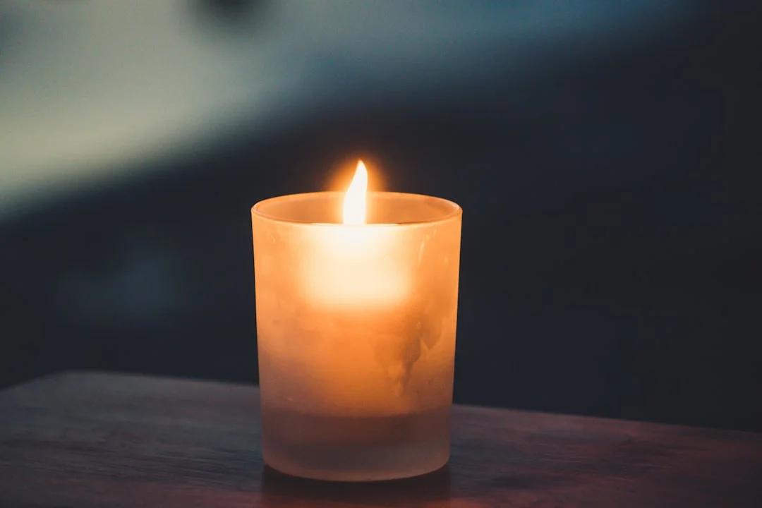 How to Choose the Right Wick for Candle Making Kits